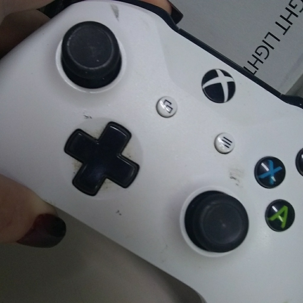 Xbox Controller - image 1